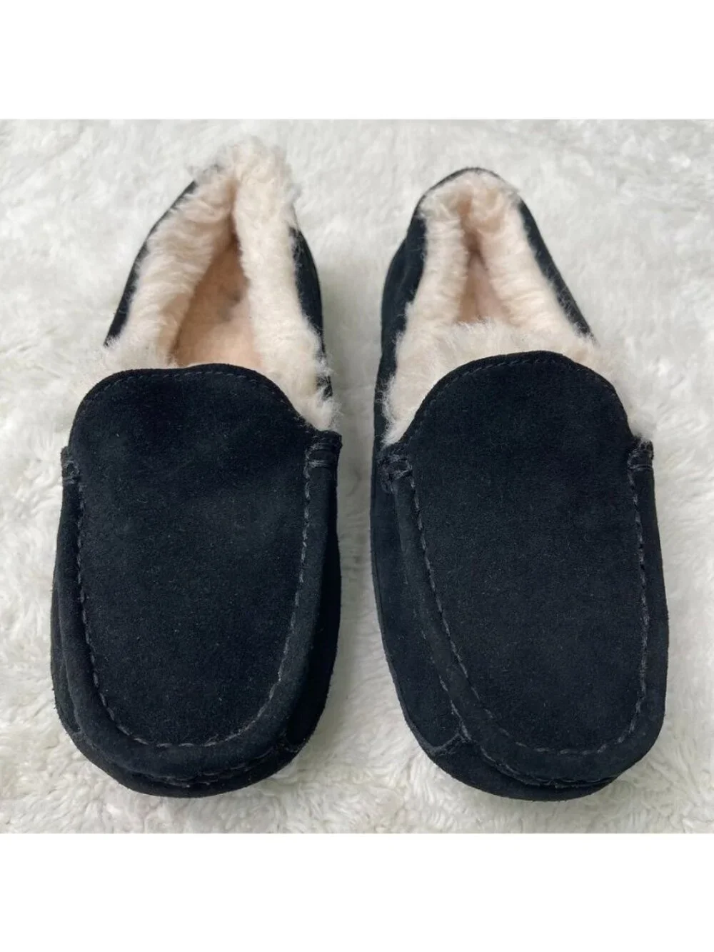 UGG Ansley Black Suede Moccasin Slippers Youth Size 4 Shearling 1120886K